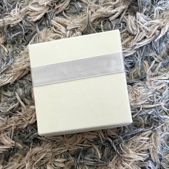 Classic Stud Earrings - Picture 4 of 4